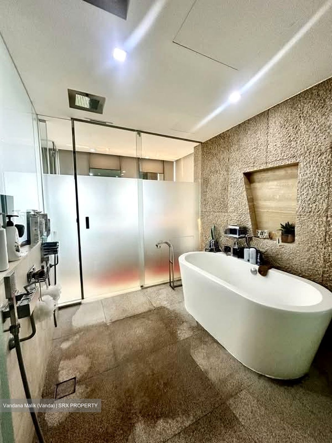 SilverSea (D15), Condominium #556563161